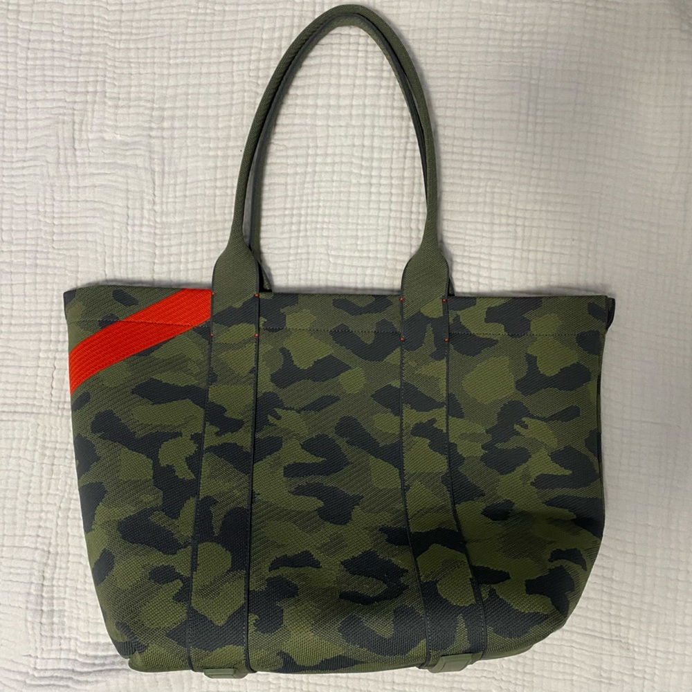 ISO - Rothy’s Sage Green Camo Essential Tote